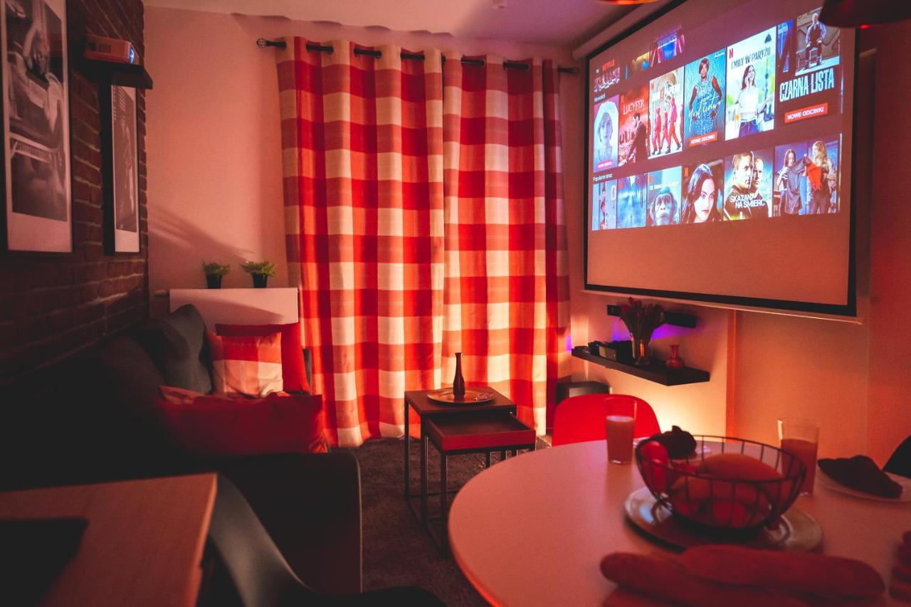 Movie Jacuzzi Apartment At The Main Station By Noclegi Renters كراكوفيا المظهر الخارجي الصورة